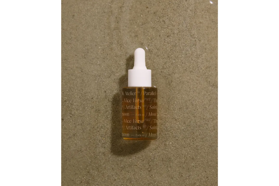 Glass Dropper Bottle Mockup No. 16