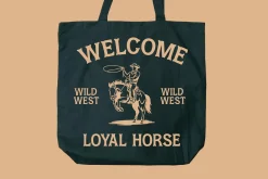Locatro Western Display Serif