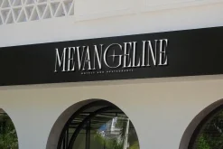 Motague New Modern Display Font