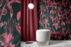 Red Irises Wallpaper Pattern