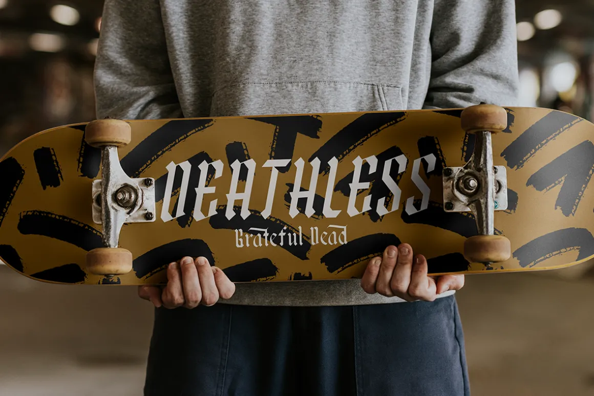 Skullines - Blackletter Display Font