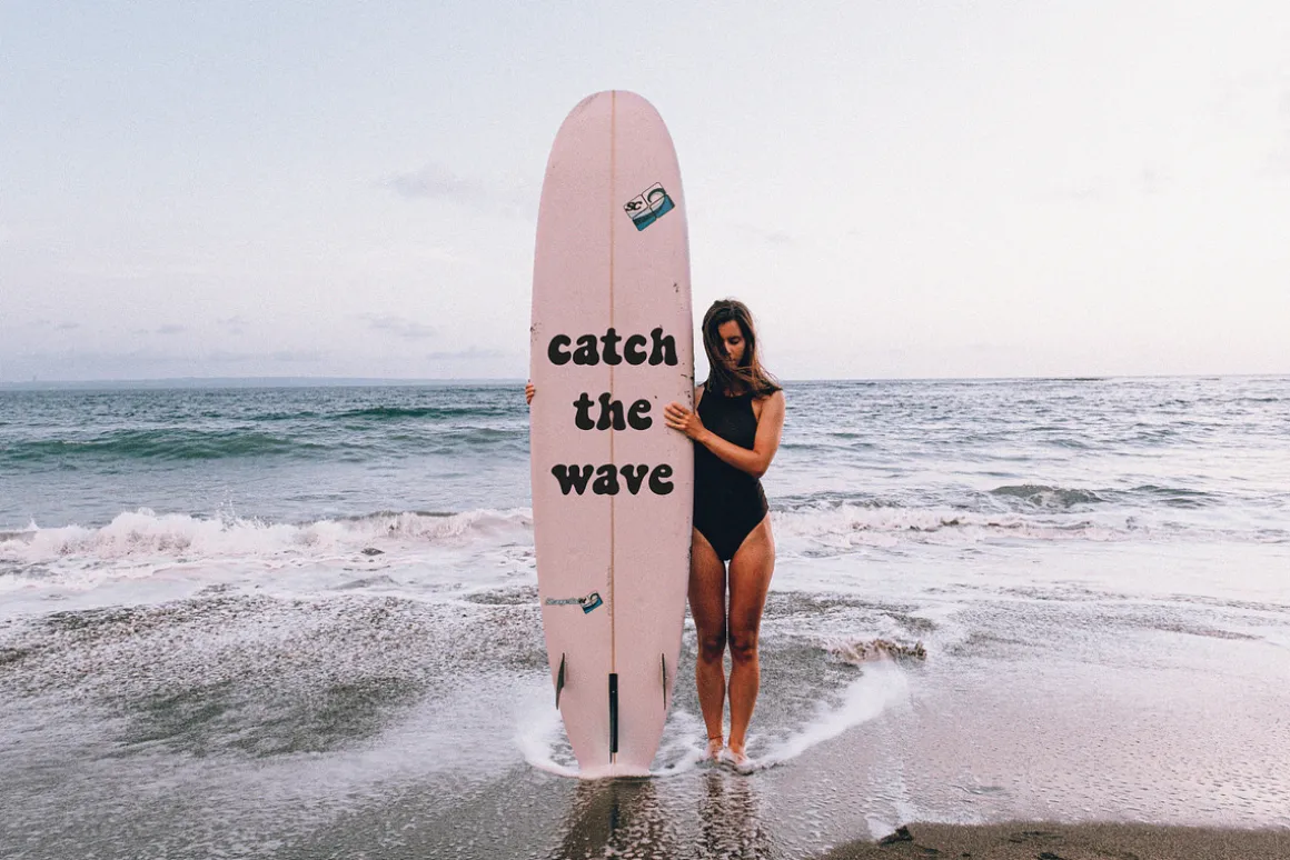 Surfwave | Handwritten font